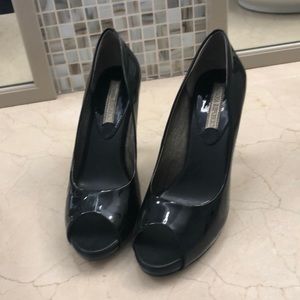 Patent leather pump